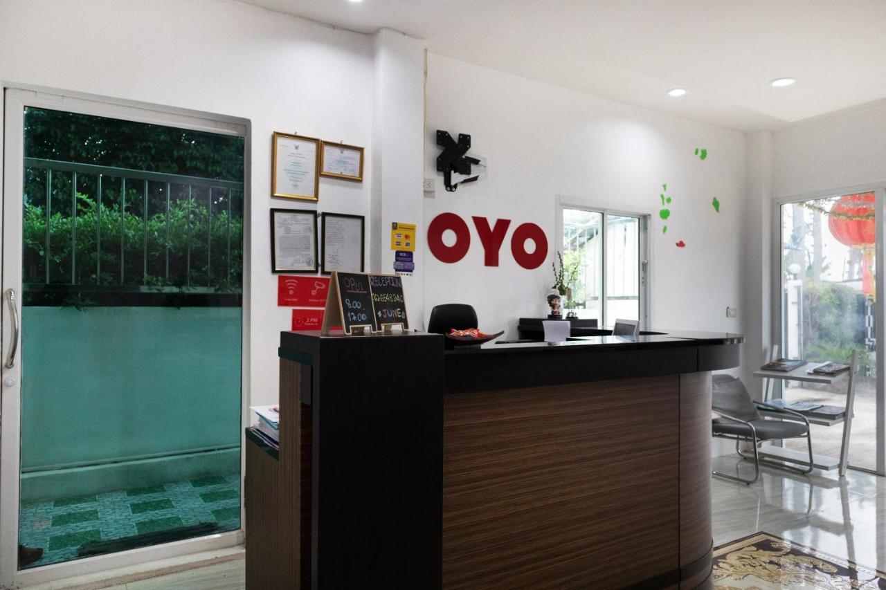 Oyo 1043 The Sun Pool Villa ボプート エクステリア 写真