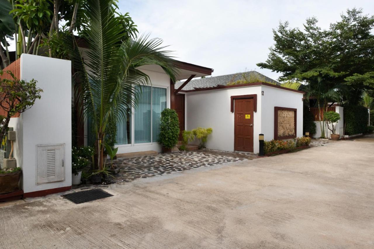 Oyo 1043 The Sun Pool Villa ボプート エクステリア 写真